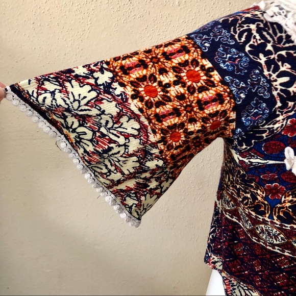 Patterned top with keyhole back - Picture 4 of 4